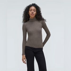 Everlane the supima micro-rib turtleneck washed heathered fatigue size M